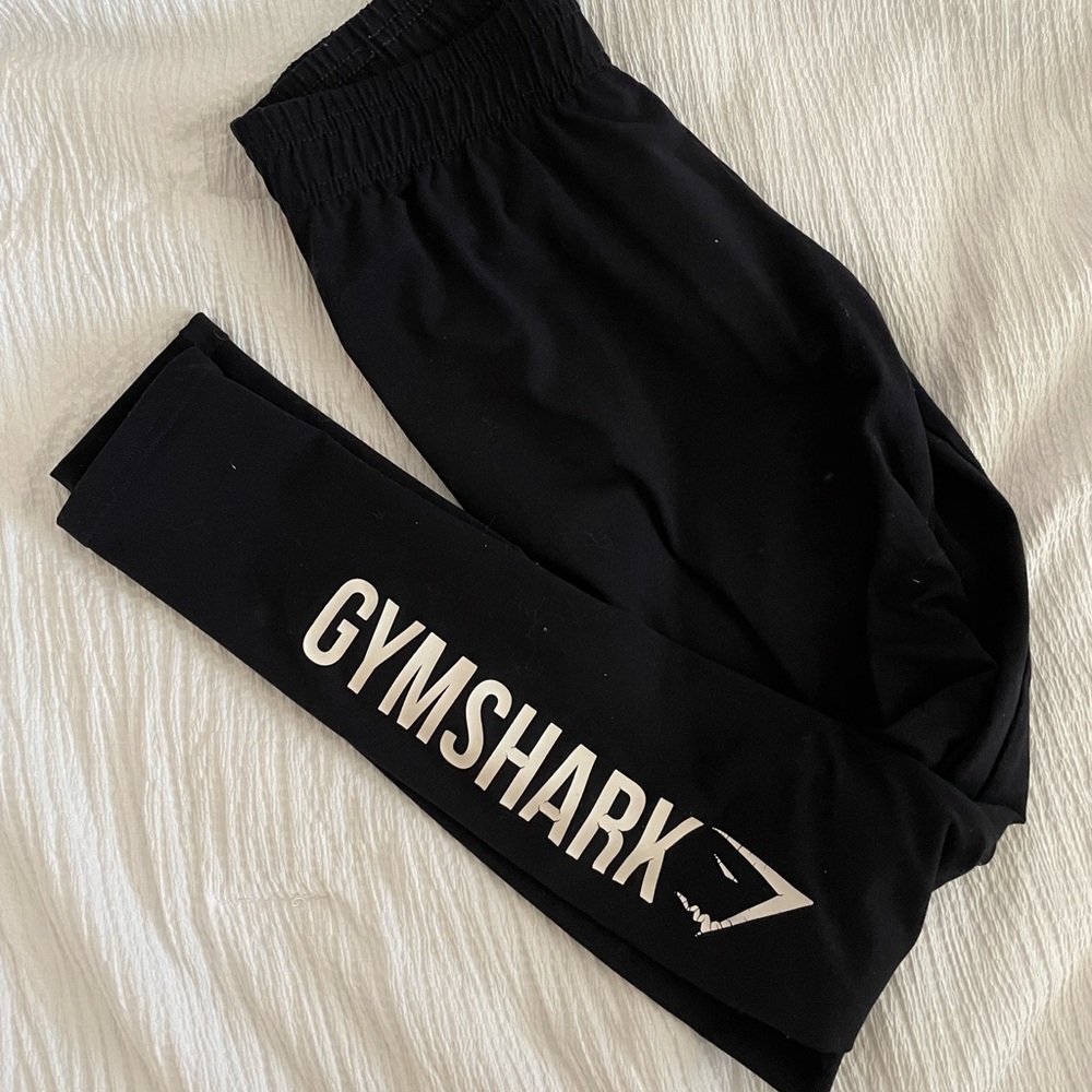 Gymshark logo leggings